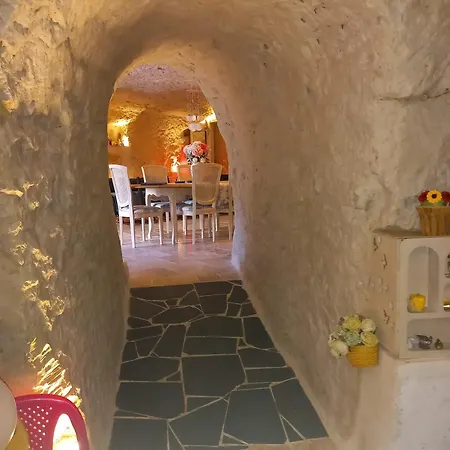 La Grotte D'orphee - Troglodyte